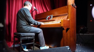Füllte auf: alex sebastian